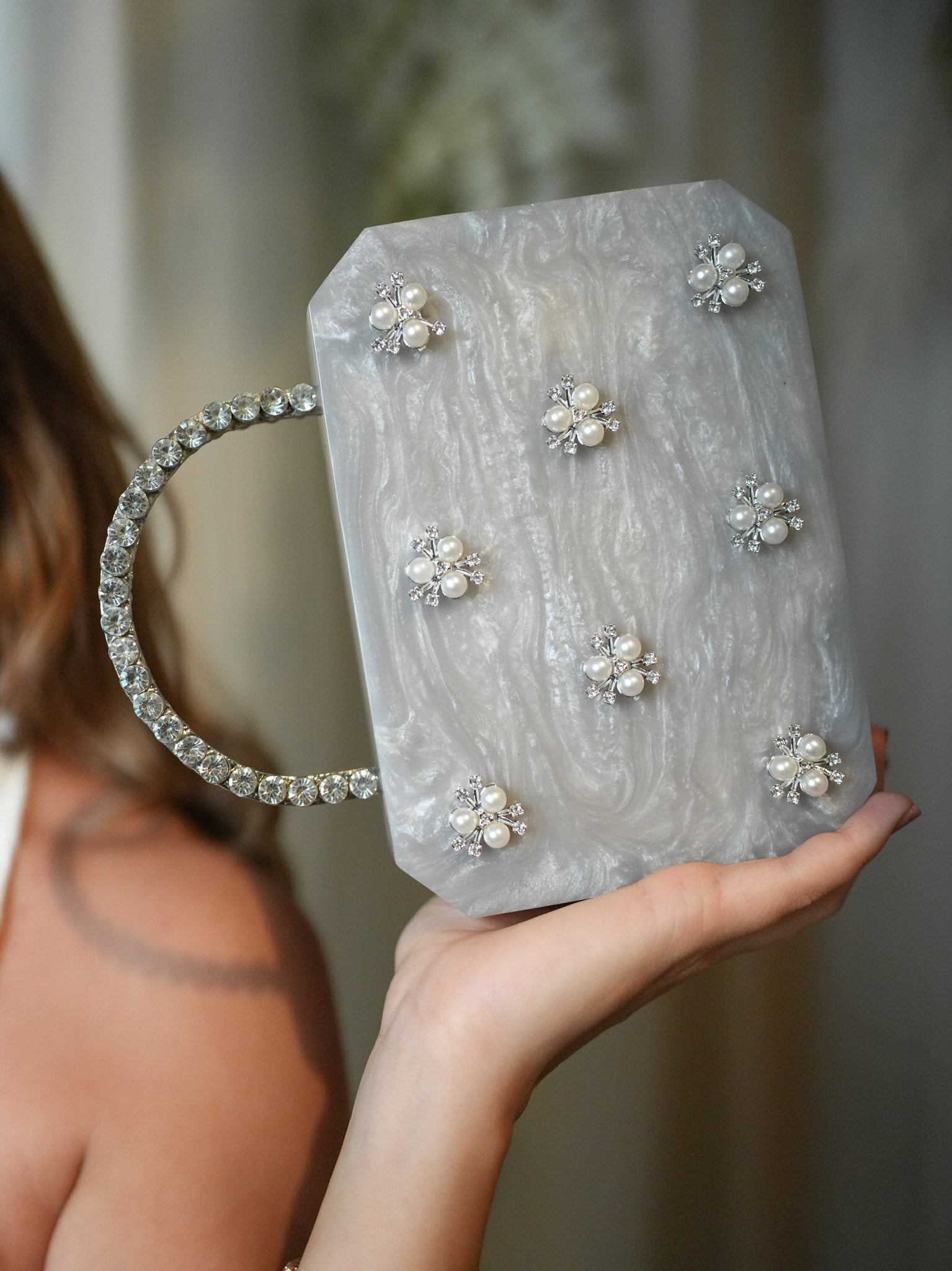 Beyond the Ordinary Clutch (Gray)