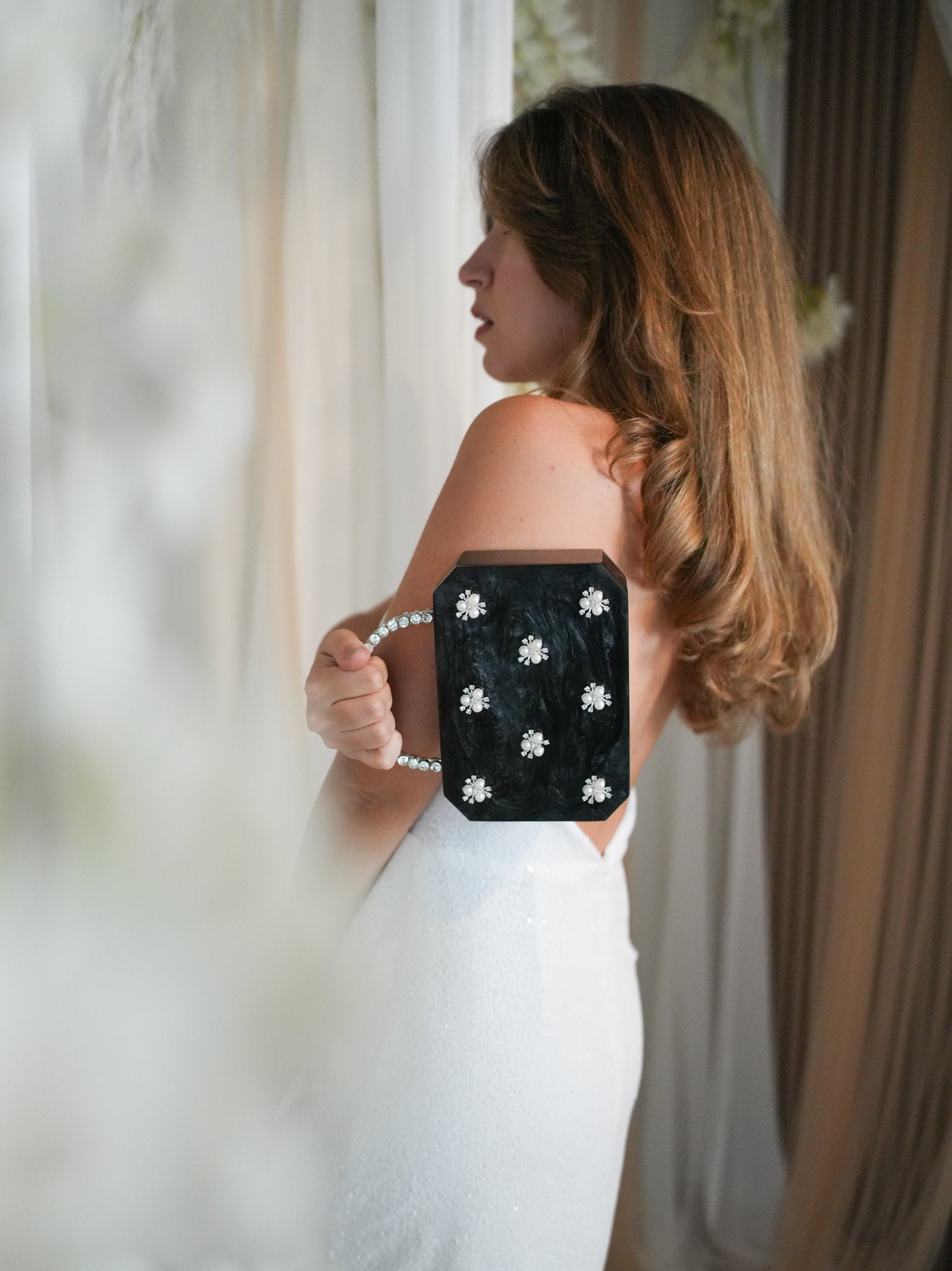 Beyond the Ordinary Clutch (Black)