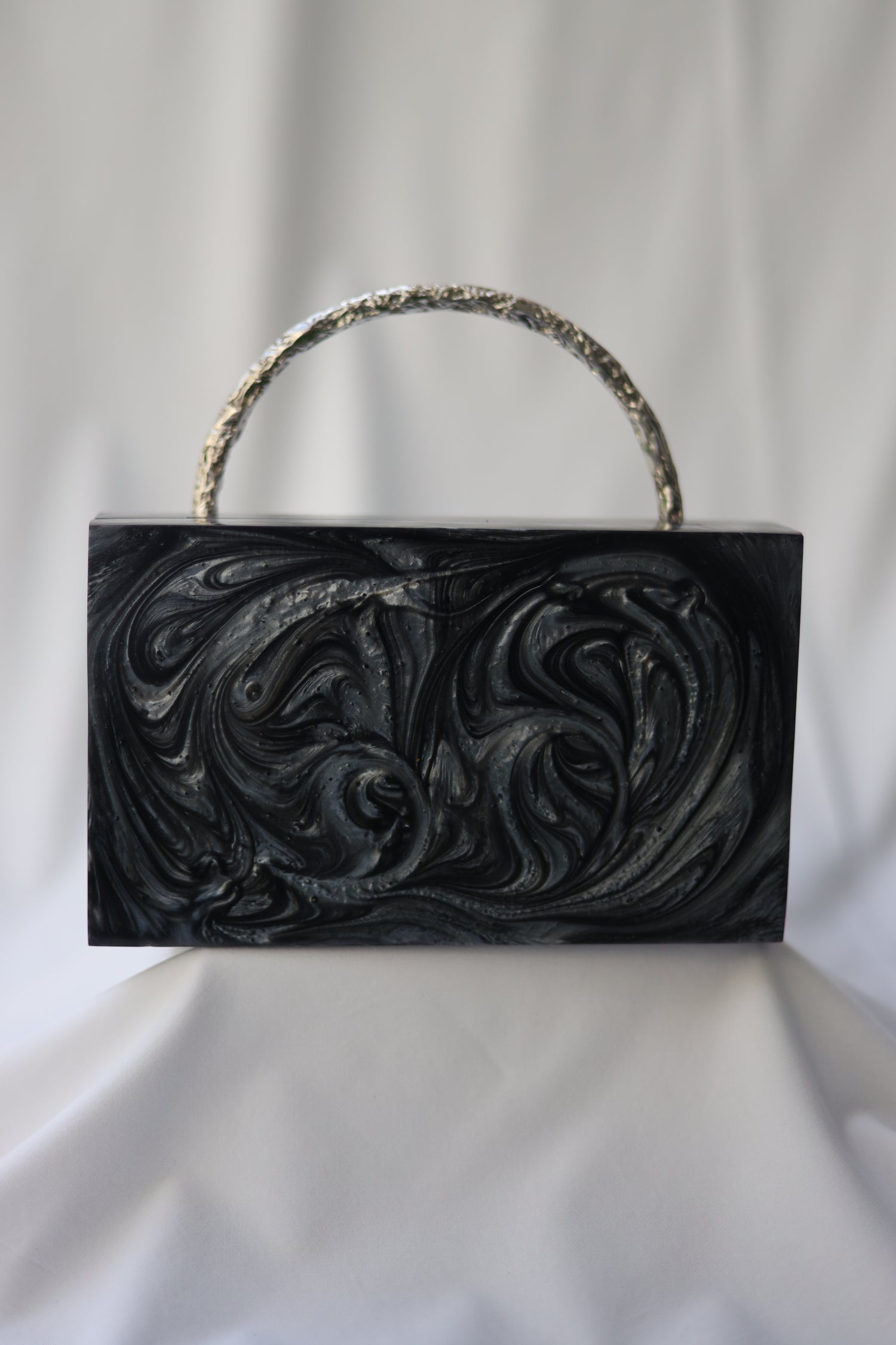 Thriving All Night Clutch (Black)