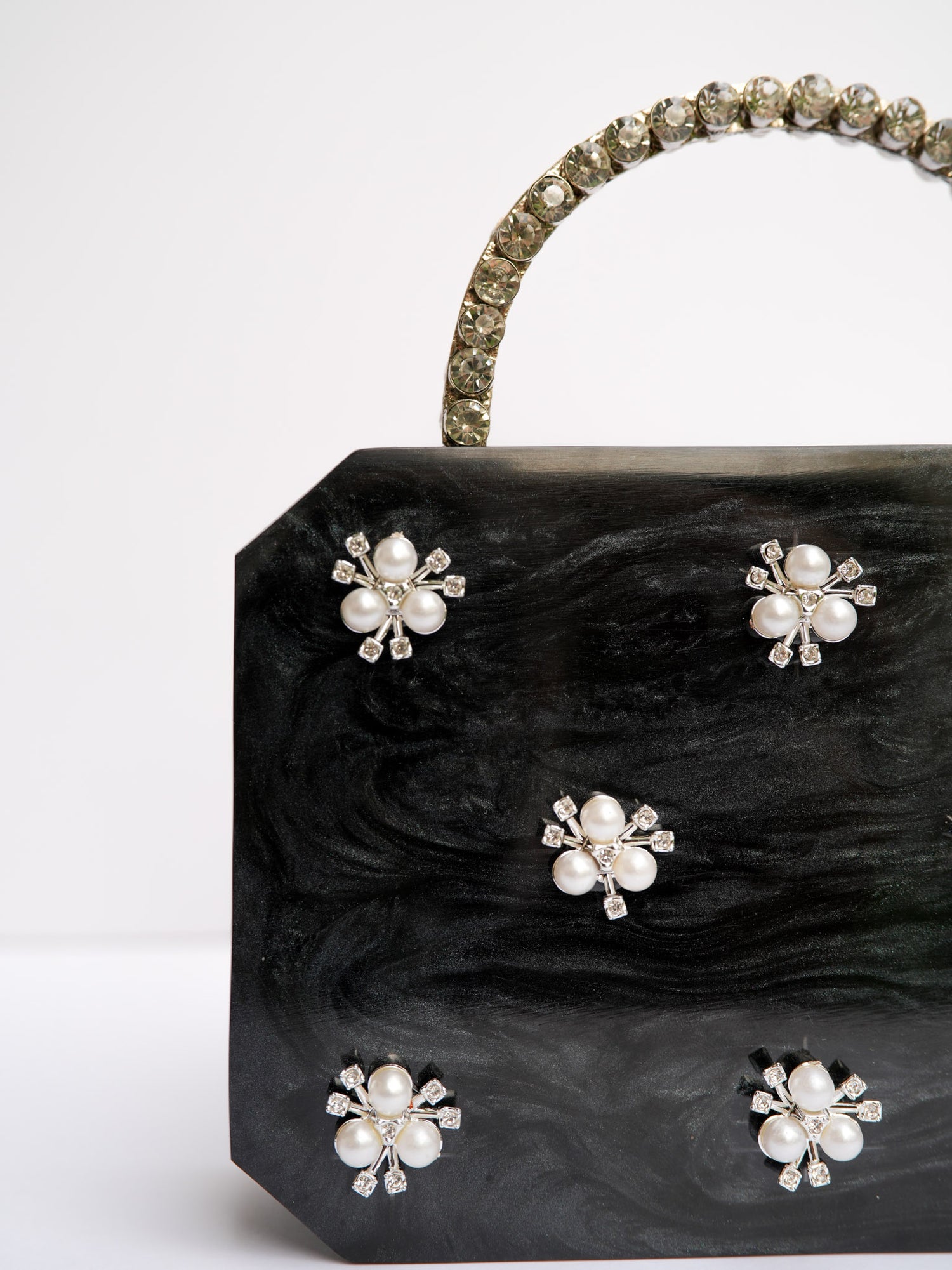 Beyond the Ordinary Clutch (Black)
