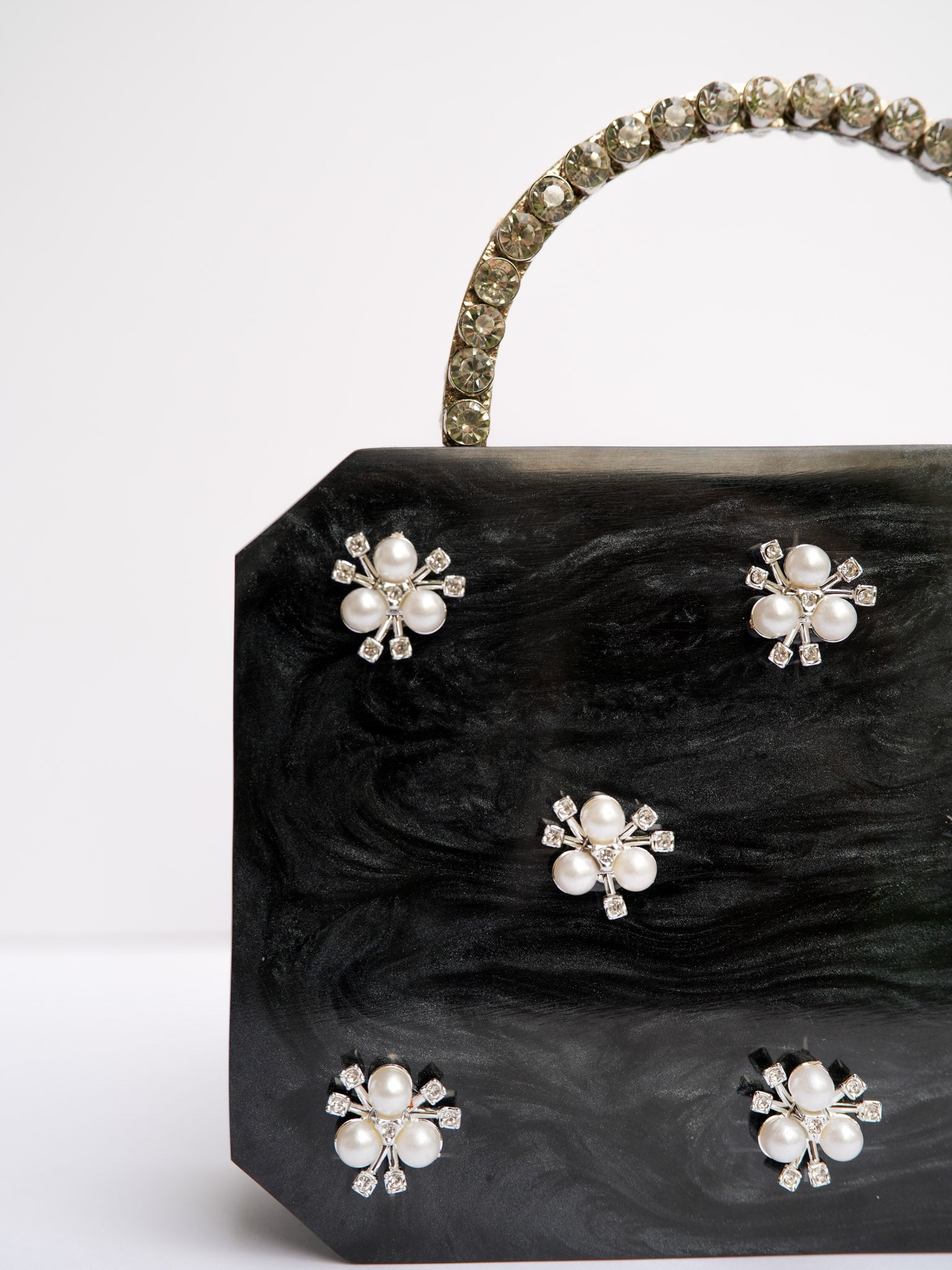 Beyond the Ordinary Clutch (Black)