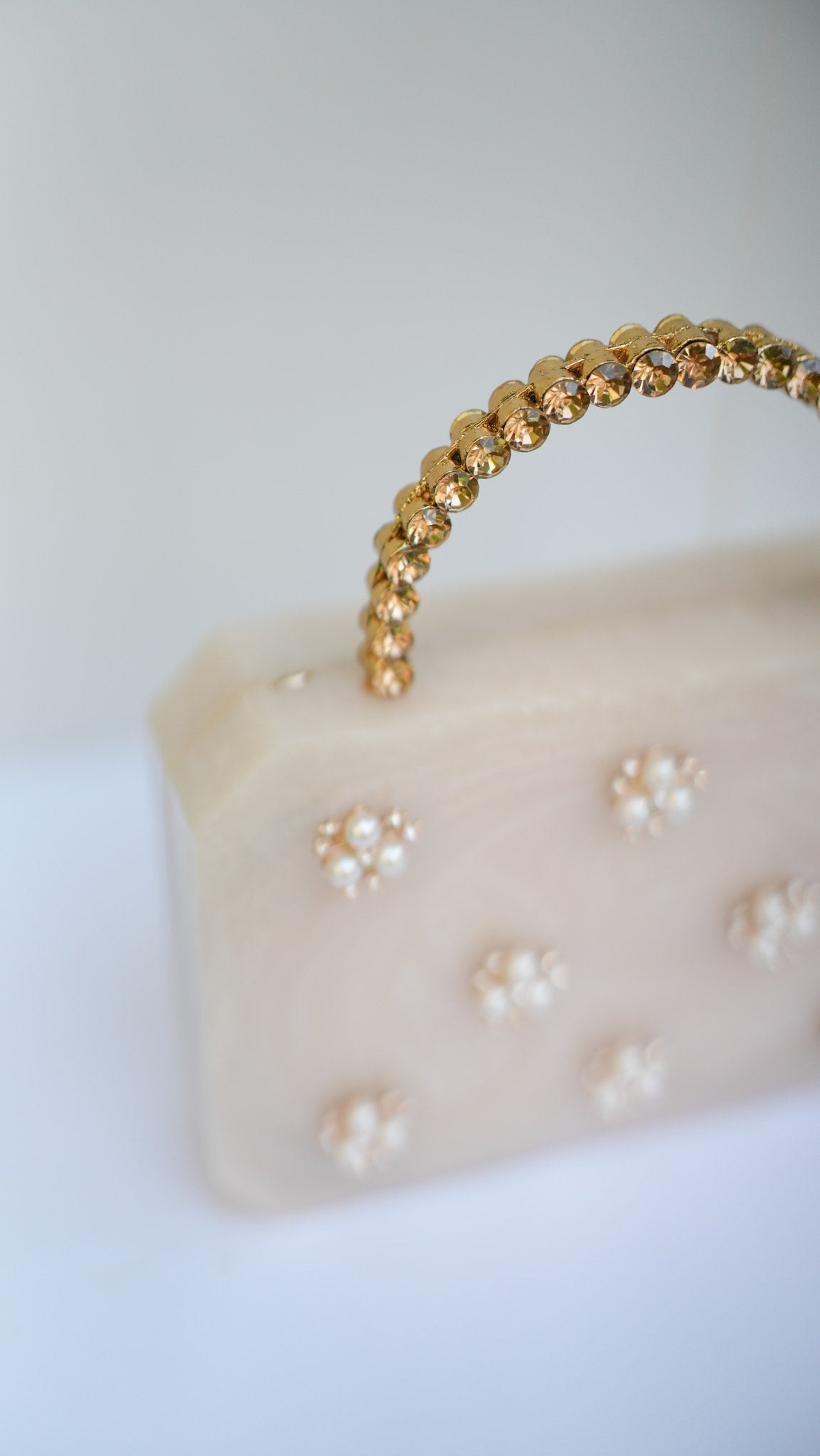 Beyond the Ordinary Clutch (Cream)