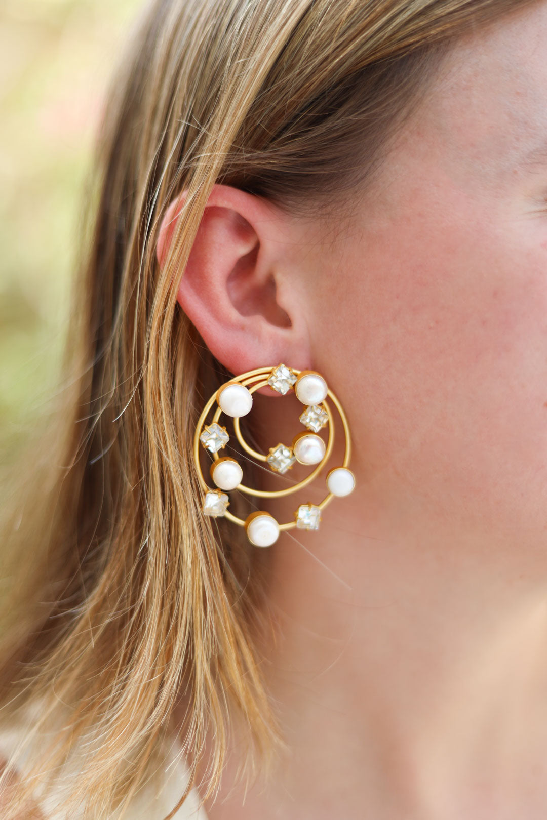 Gold Gemstone Earrings, Glimmering Gems Pearl Earring, Selomenika