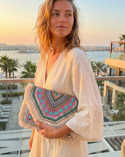 خذني إلى Sands Boho Clutch